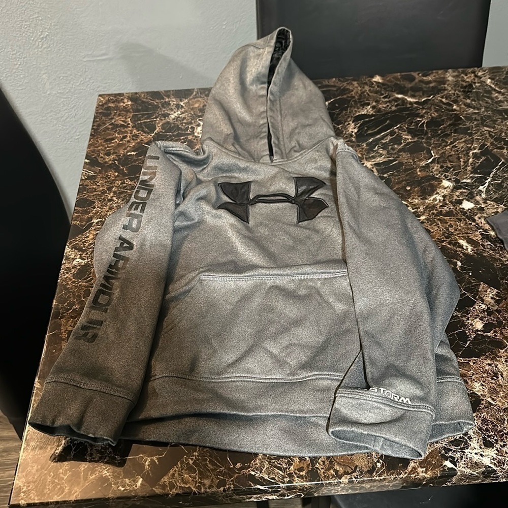 Youth M Under Armour Grey Hooded Sweatshirt